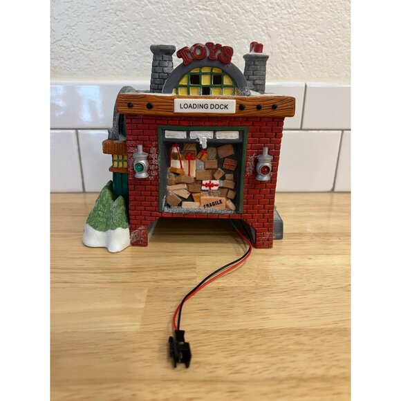 Department 56 North Pole Series "Loading The Sleigh" Loading Dock - Lights Work - Picture 5 of 7